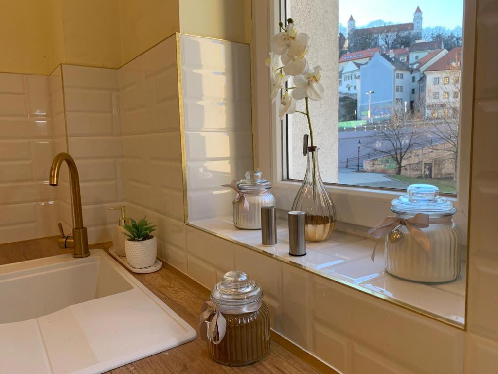 New Oldtown Apartment Near St Martin Cathedral, Ac, Balcony Μπρατισλάβα Εξωτερικό φωτογραφία